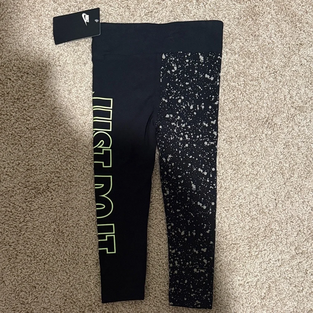 Nike Kids Black Leggings with White Speckles and Neon Green Logo - Picture 4 of 5